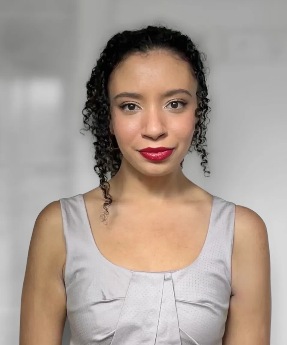 Headshot of Alejandra Padín-Dujon